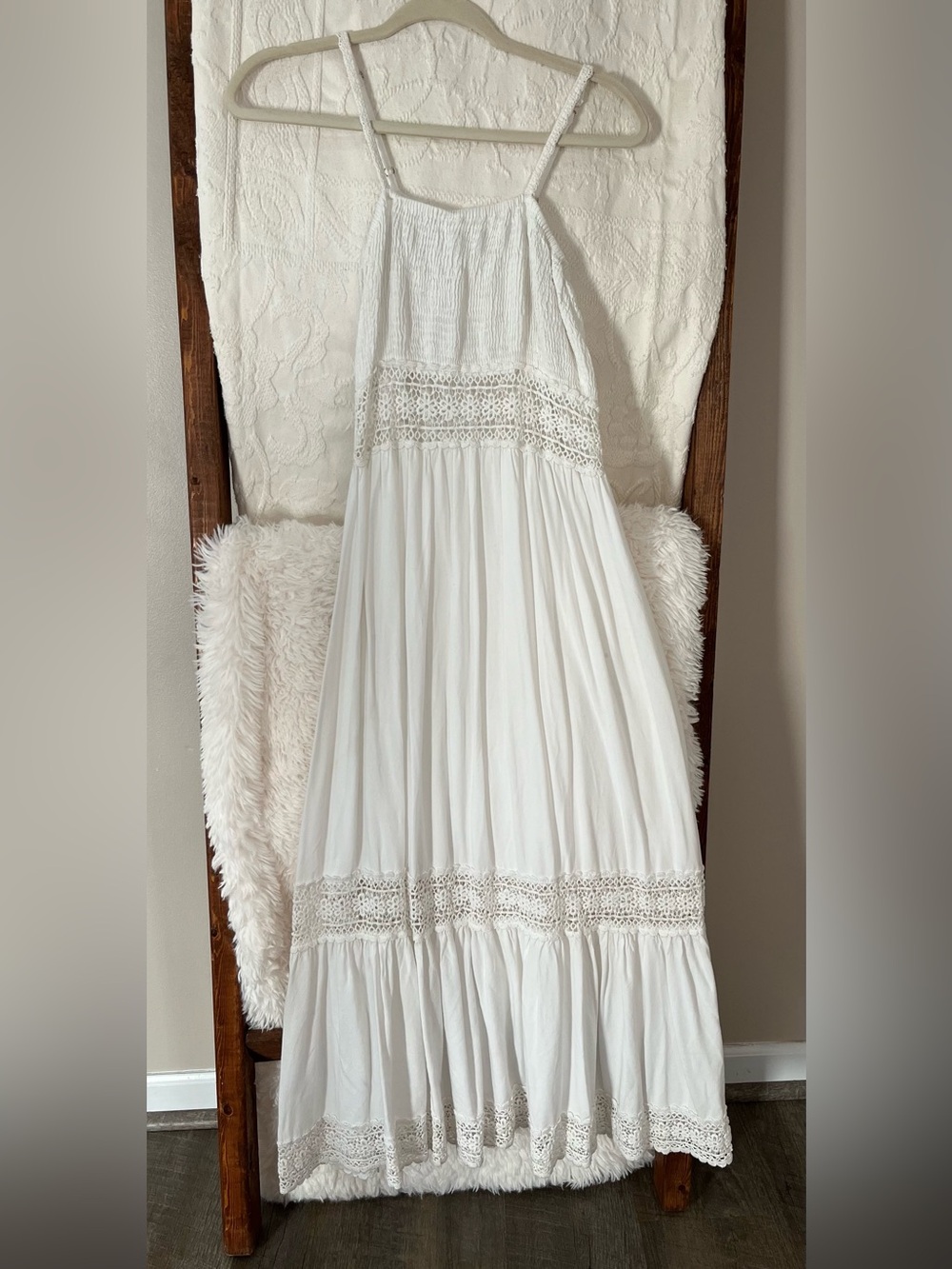 Boho Chic White Tiered Women’s Medium Maxi Dress with Crochet Lace Trim
